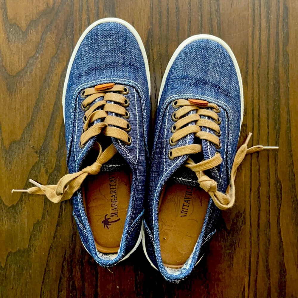 Only been worn MAYBE twice!! Boat shoes